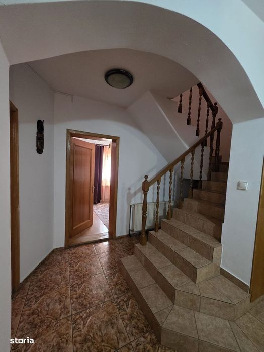Casă cu piscină gata de utilizare