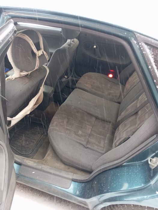 Продам машину мазду 626