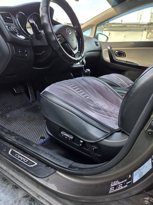 Продам чехол на авто универсальное