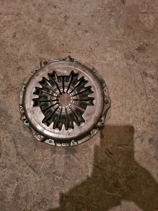 Претисквателен диск за Mazda 6   121 к. 2004 г. Дизел