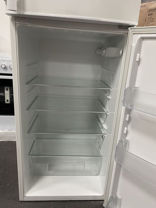 Хладилник Electrolux EJ2301AOW2, 228 л, Клас A+, H 140 см.