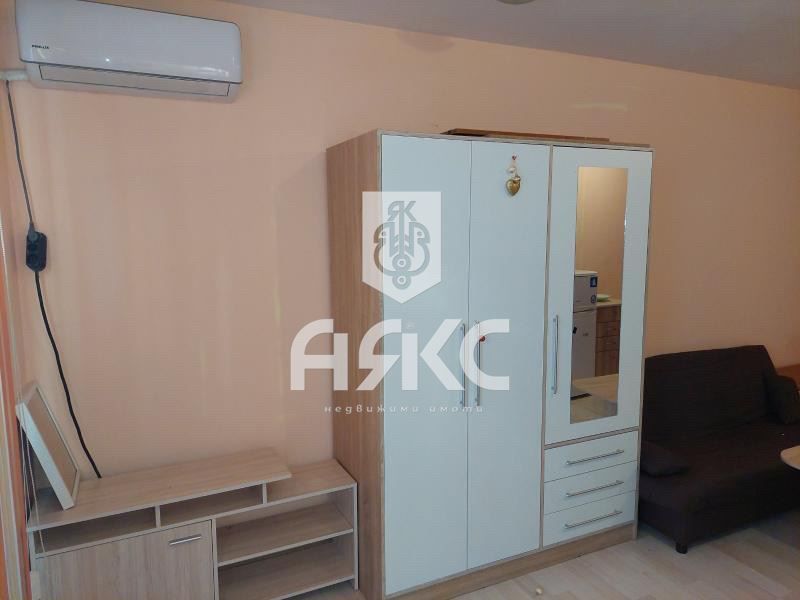 Дава се под наем Едностаен апартамент в София, Манастирски ливади - 20 кв.м за 382.5 € - Снимка #2