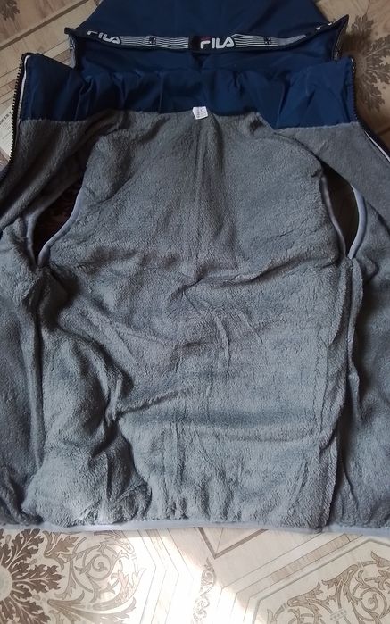 Продам детские жилетки