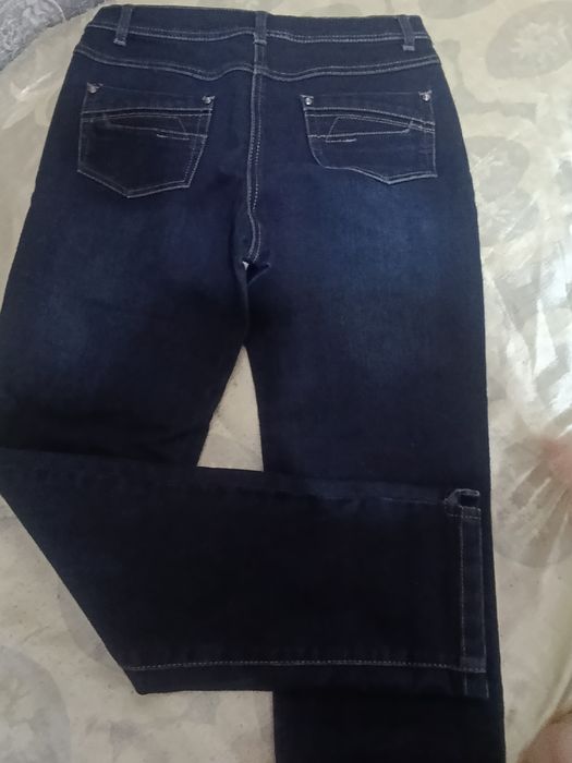 Джинсы в отличном состояние