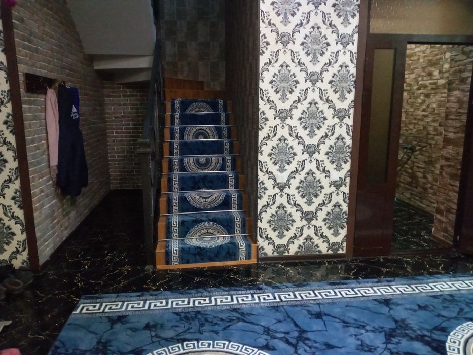 Dacha-uy joy sotiladi.