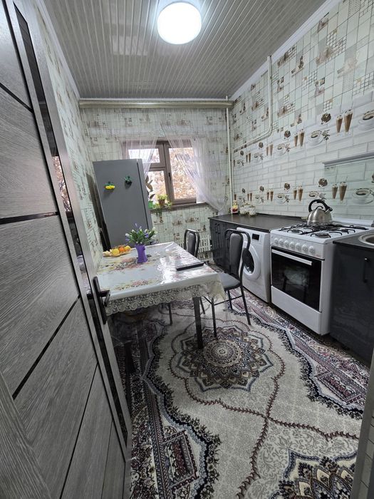 Navoiy shaharda 2 xonali  kvartira sotiladi