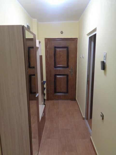 Дава се под наем Тристаен апартамент в Търговище, Център - 68 кв.м за 306 € - Снимка #8