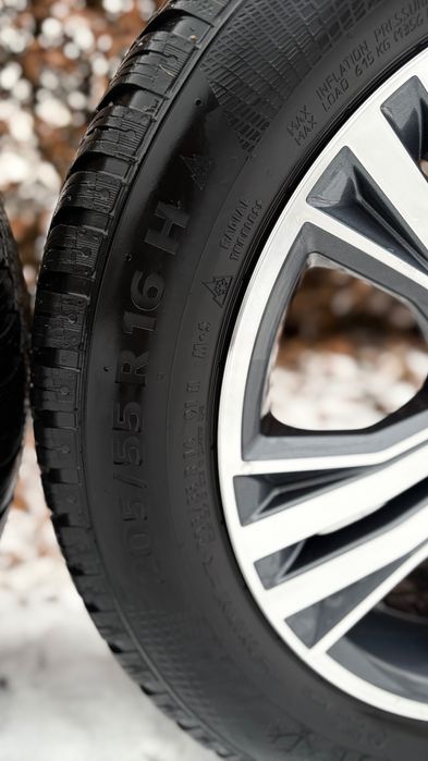 Оригинални джанти 5x114.3 с гуми Continental 205/55/16