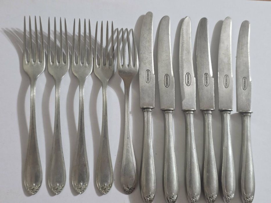 Set de 5 furculițe si 6 cutite din Alpacca