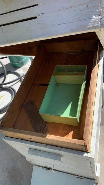 Пчелен кошер седем рамков