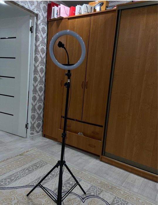 Продаю лампу работает