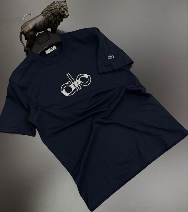 Vand tricouri de barbati