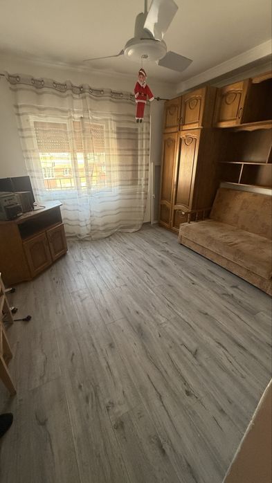 Garsoniera de vanzare