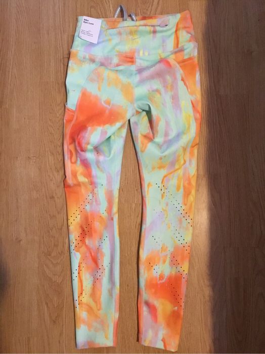 Клинове Nike Epic Luxe XS, Yoga S черен