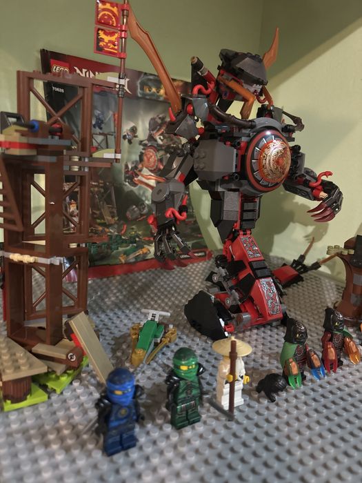 Vând seturi lego Ninjago