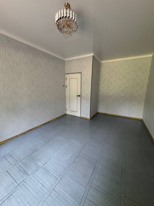 6/4да 2 хонали уй сотилади.