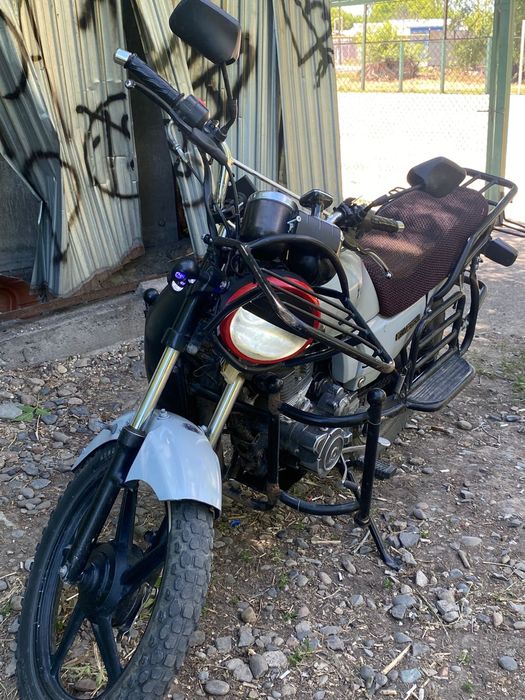 Продам мотоцикл GSX 200 куб