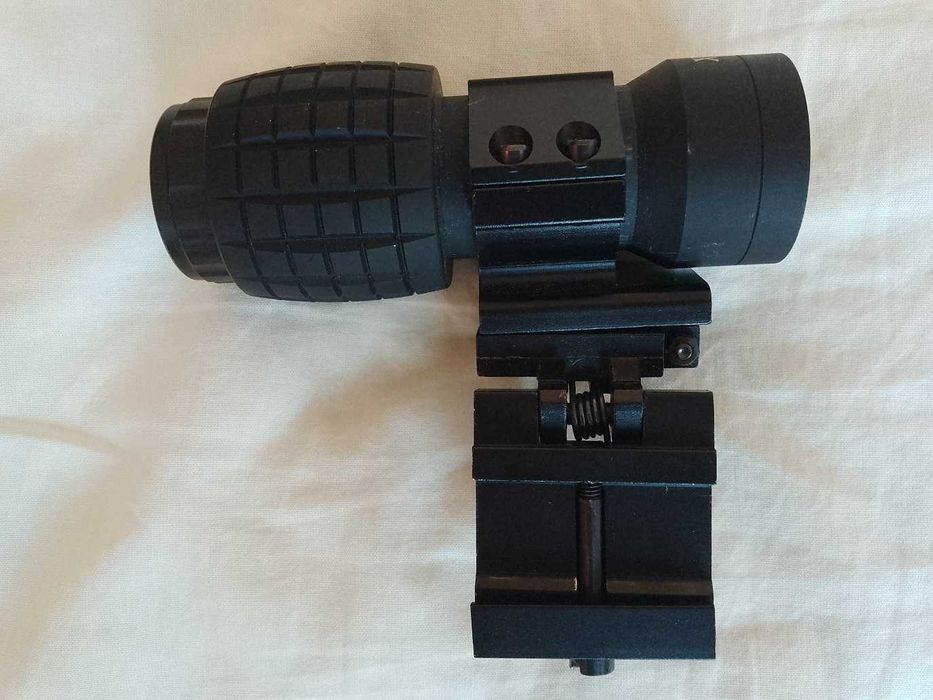 Sistem Holografic de Ochire cu Magnificator Editie Militara si P0litie