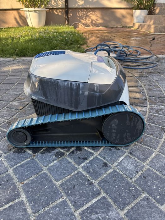 Aspirator piscina Dolphin S100