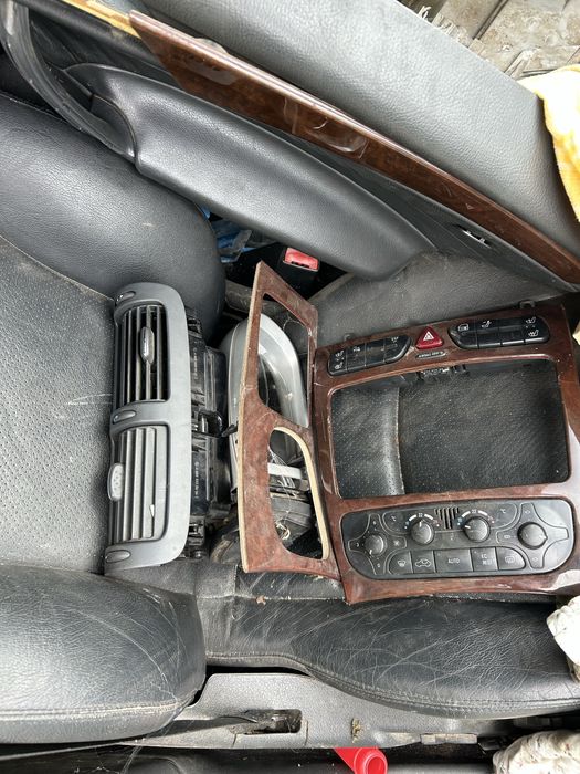 Mercedes C220 CDI W203 2002г. на части