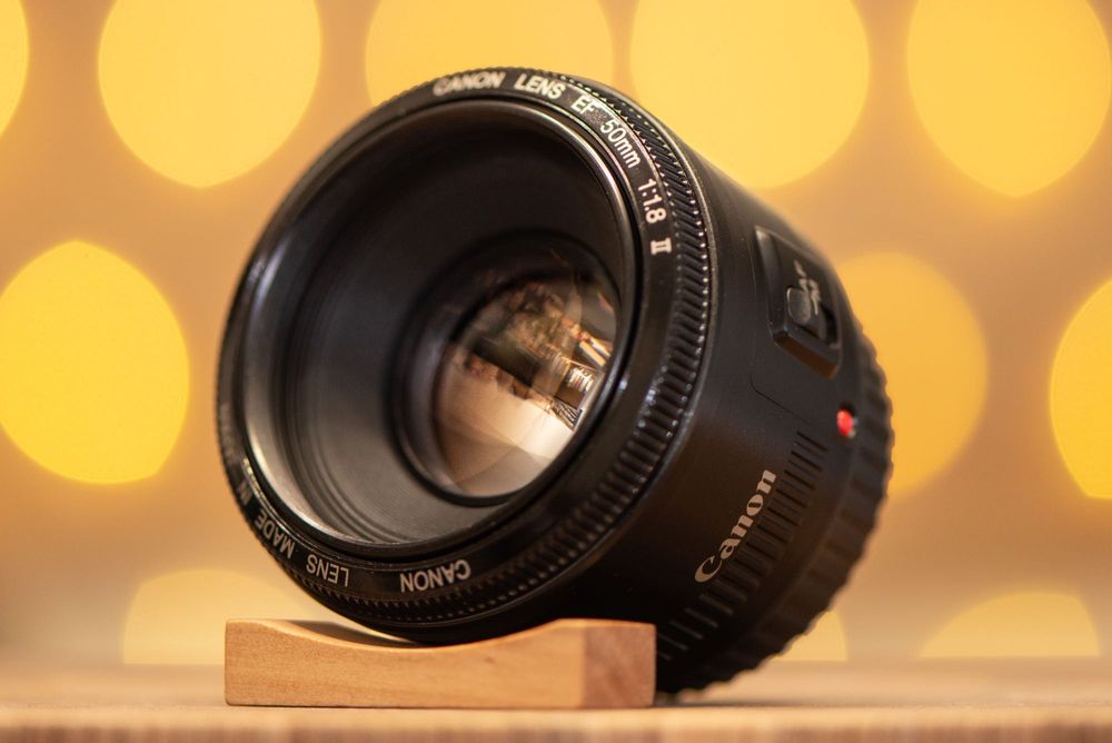 Canon 60D фотоапарат + два обектива и аксесоари Kanon