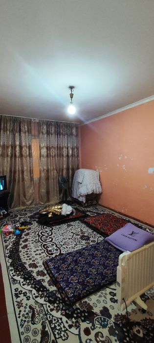 Продаётся,  пятикомнатная квартира, площадь 100кв.м , без ремонта ! ,