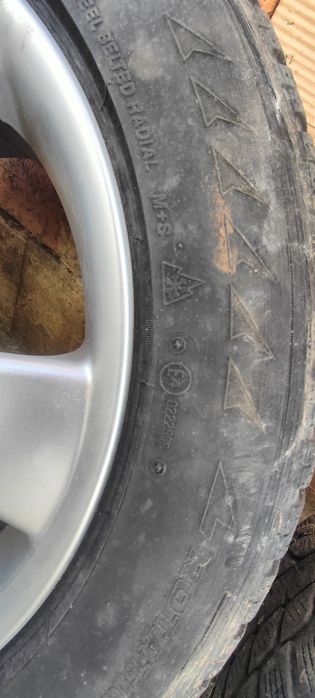 Гуми зимни Bridgestone с джанти R16