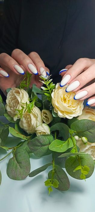 Маникюр, наращивание ногтей , педикюр