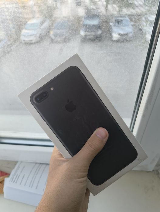 В продаже Айфон 7+