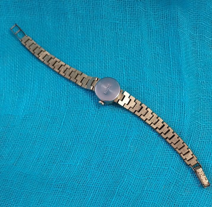 Оригинална картичка със автограф и часовник за колекционери