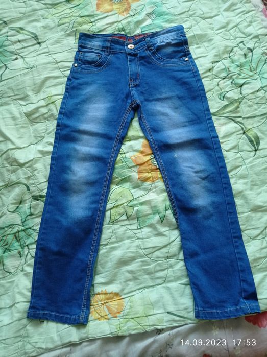 Дънки за момче размер S до 10 годишна възраст