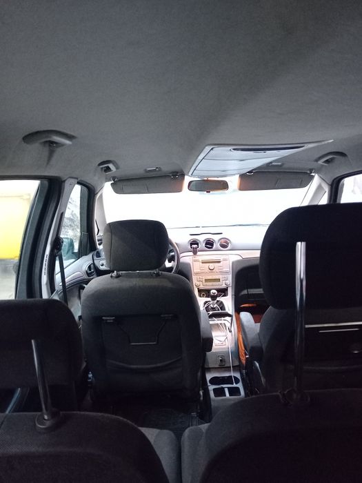 Vand Ford Galaxy 7 locuri, inmatriculat de 2 ani