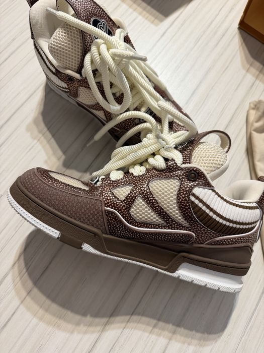 Vand adidasi louis vuitton