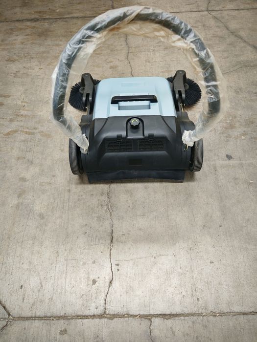 Vând mașina de curățat Nilfisk