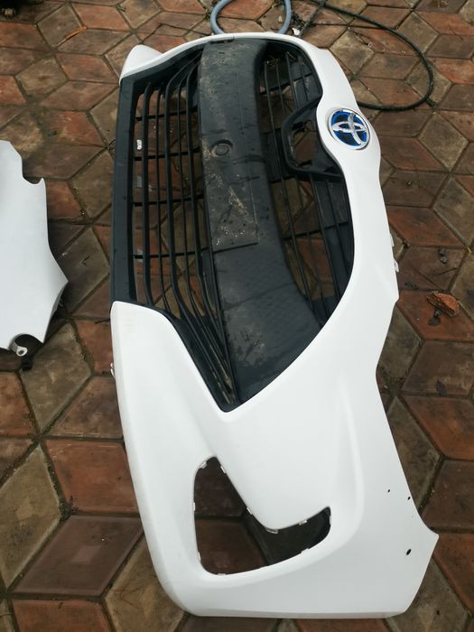 Bara fata grile aripa stânga Toyota yaris hybrid 4 2021/2022/2023/2024