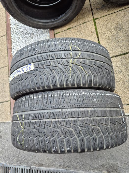 Vând cauciucuri 225/40/18 M+S 2 buc //Runflat//