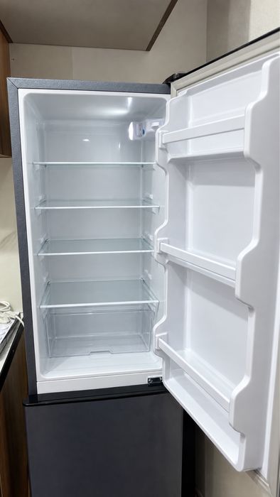 Продается новый холодильник