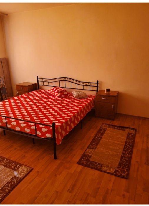 Vand apartament doua camere