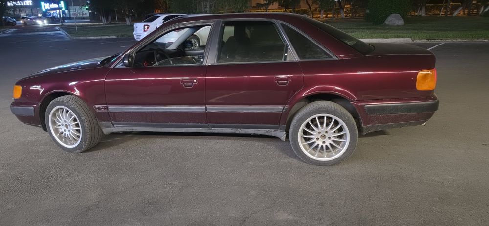 Audi 100  Quadro