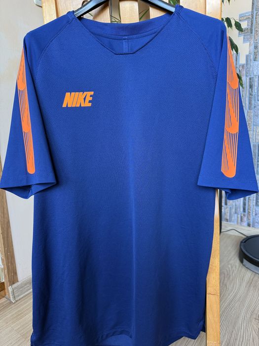 Тениска  Nike в син цвят