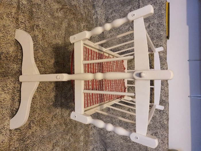 Pat balansoar din lemn pentru papusi