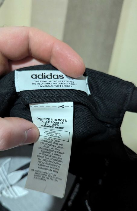 Шапка Adidas Originals - нова