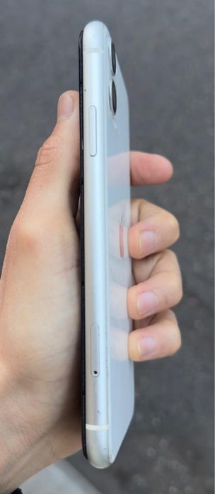 Продам срочно айфон 11