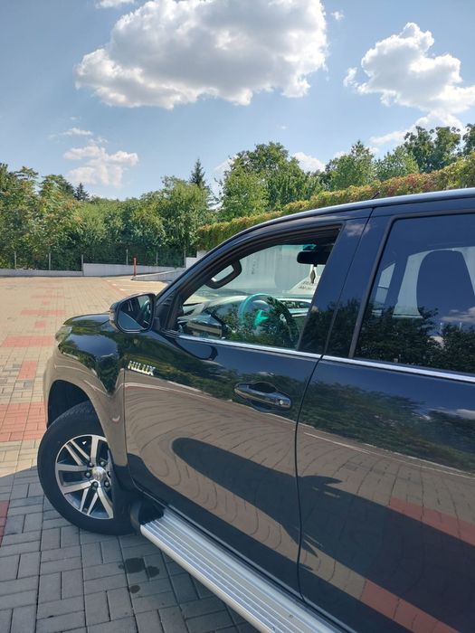 Proprietar, vând Toyota Hilux 2020 km reali 19550
