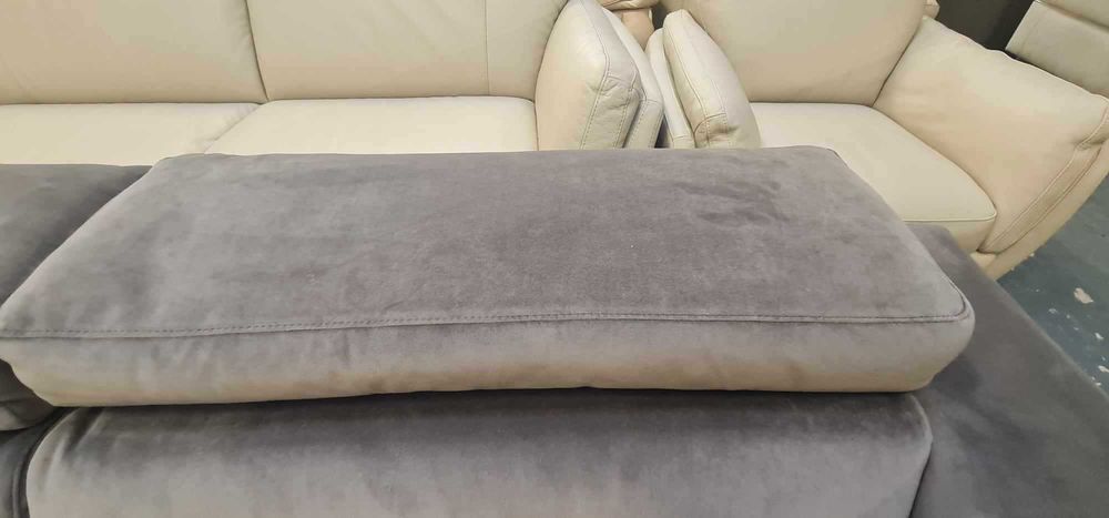 Сив диван от плат тройка с електрически релаксиращ механизъм