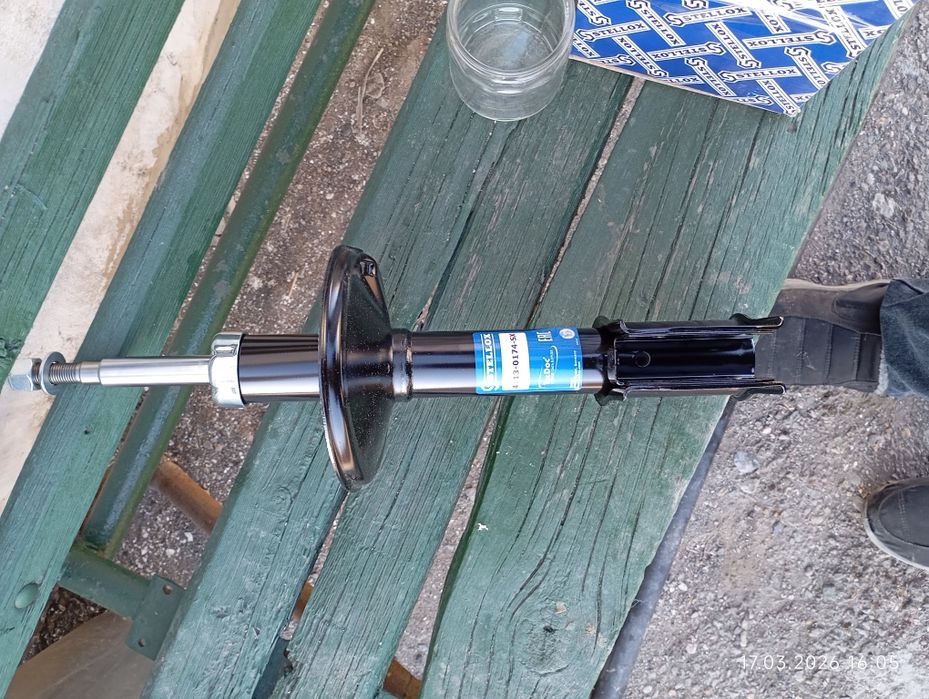 Стойки Reno Largus Sandero