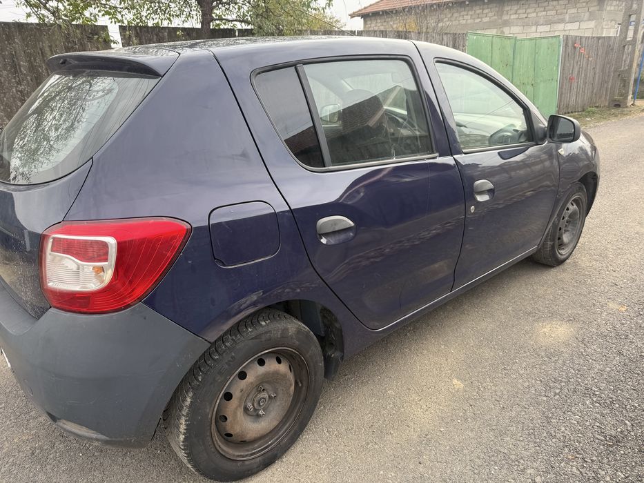Dezmembrez sandero 2