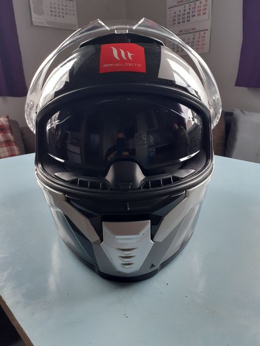 Каска MT Thunder 4