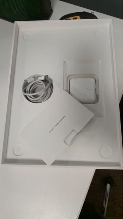 Macbook air M1, 256/8