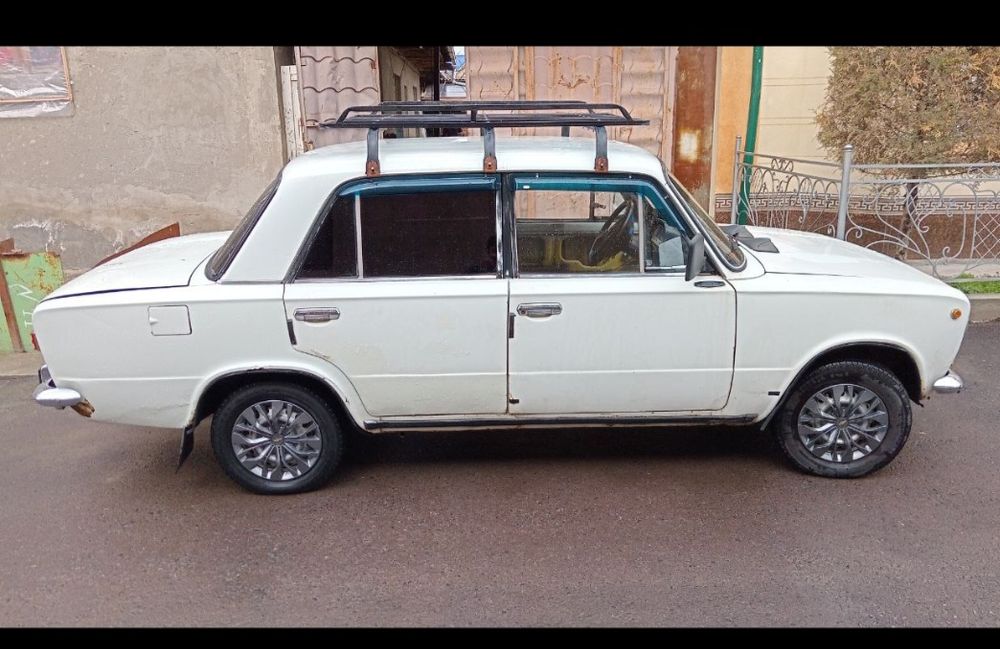 Jiguli  sotiladi srochma